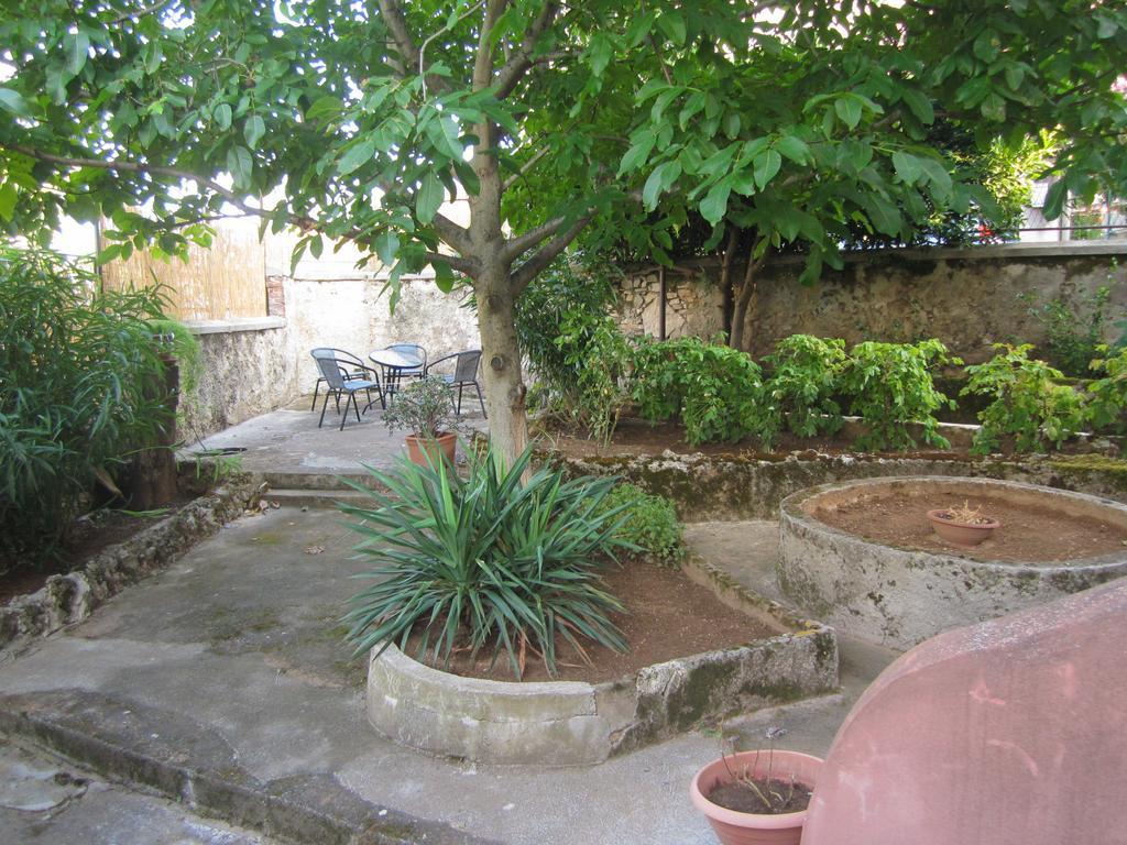 Guest House Ilona Pula Exterior foto