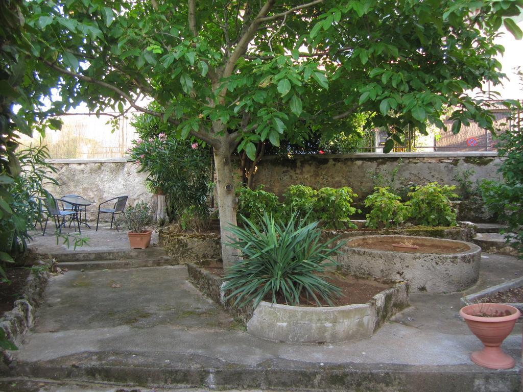 Guest House Ilona Pula Exterior foto